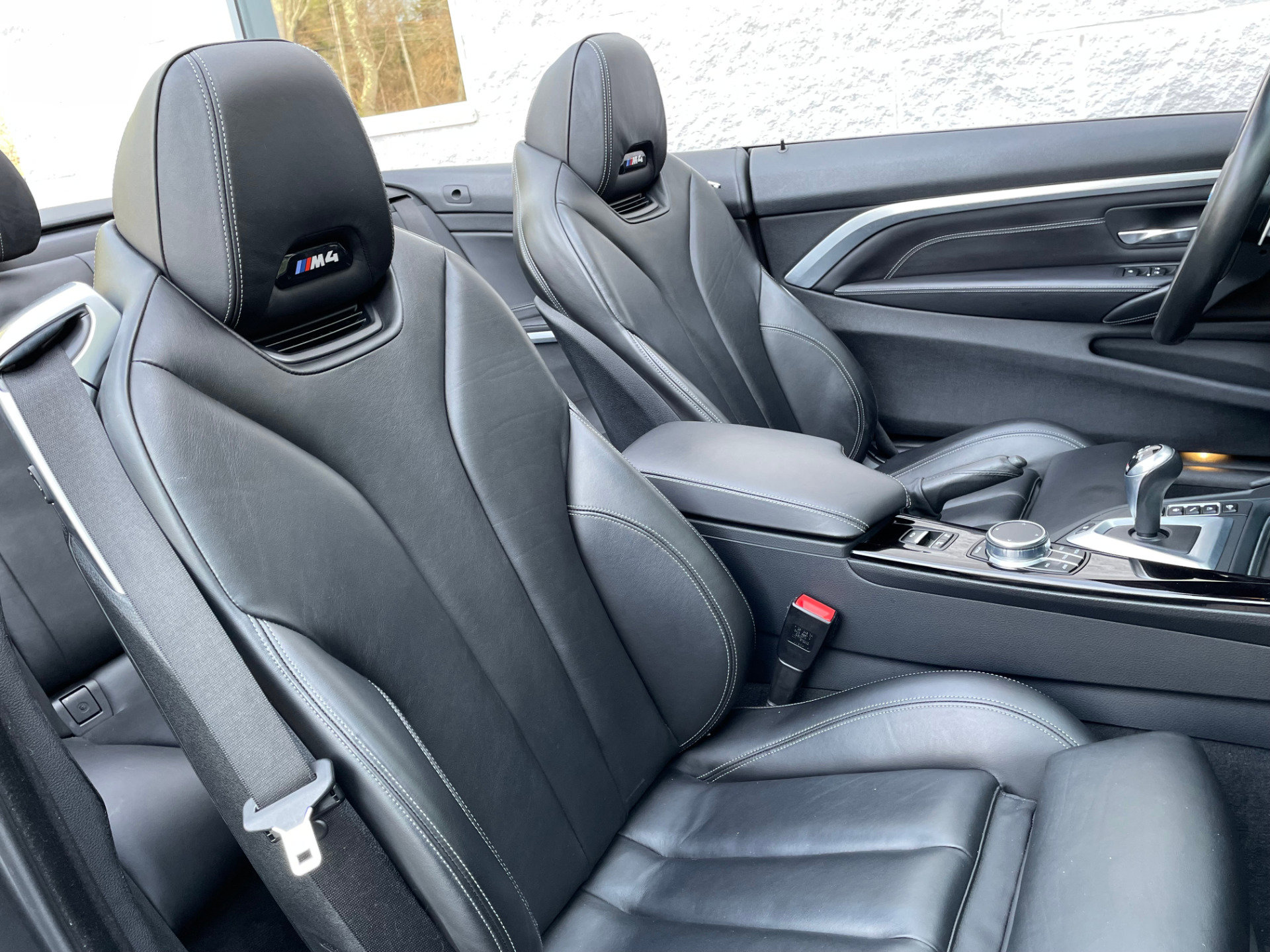 Used 2018 BMW M4 Convertible RWD image 44