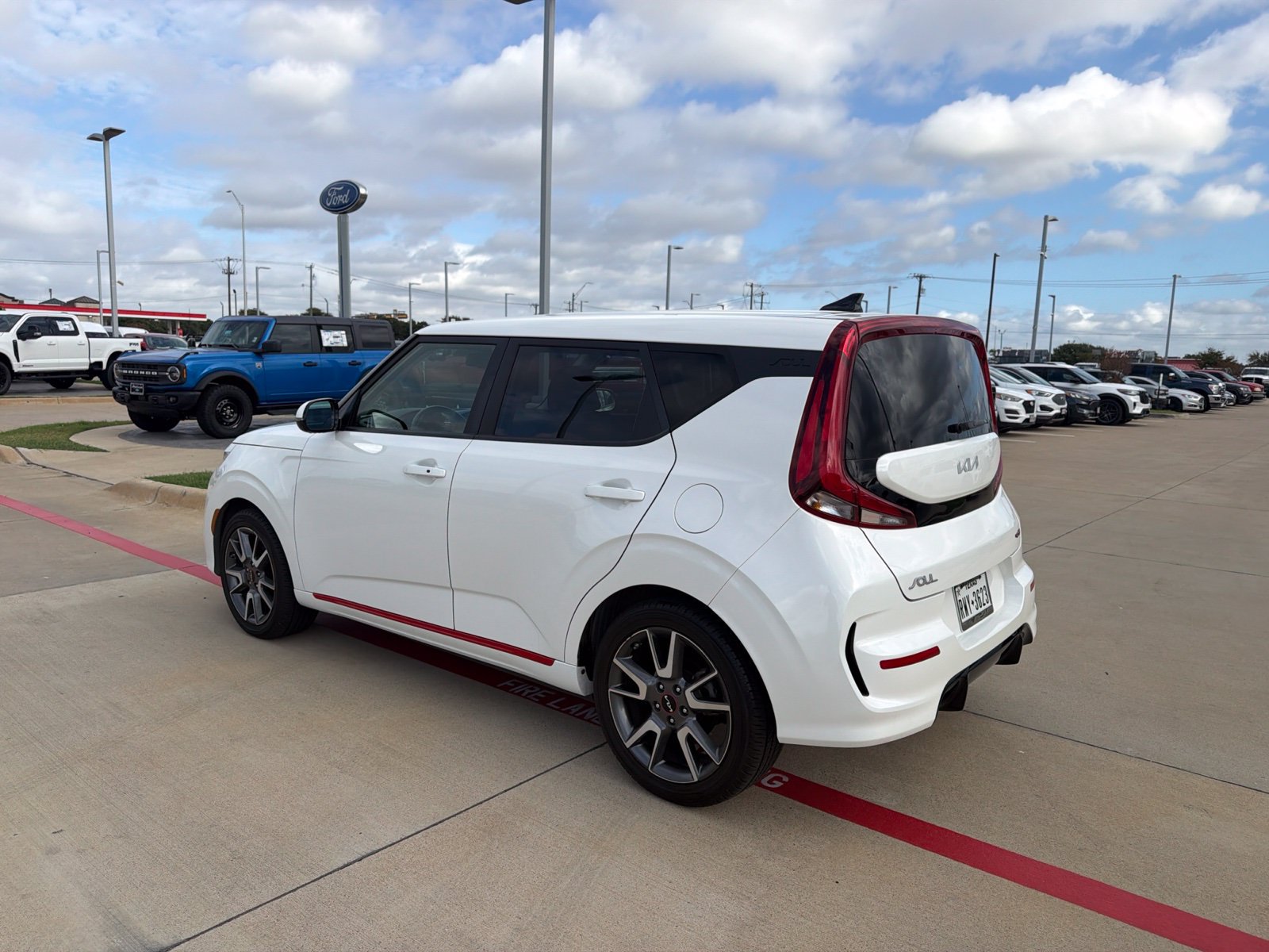 Used 2022 Kia Soul GT-Line FWD image 4