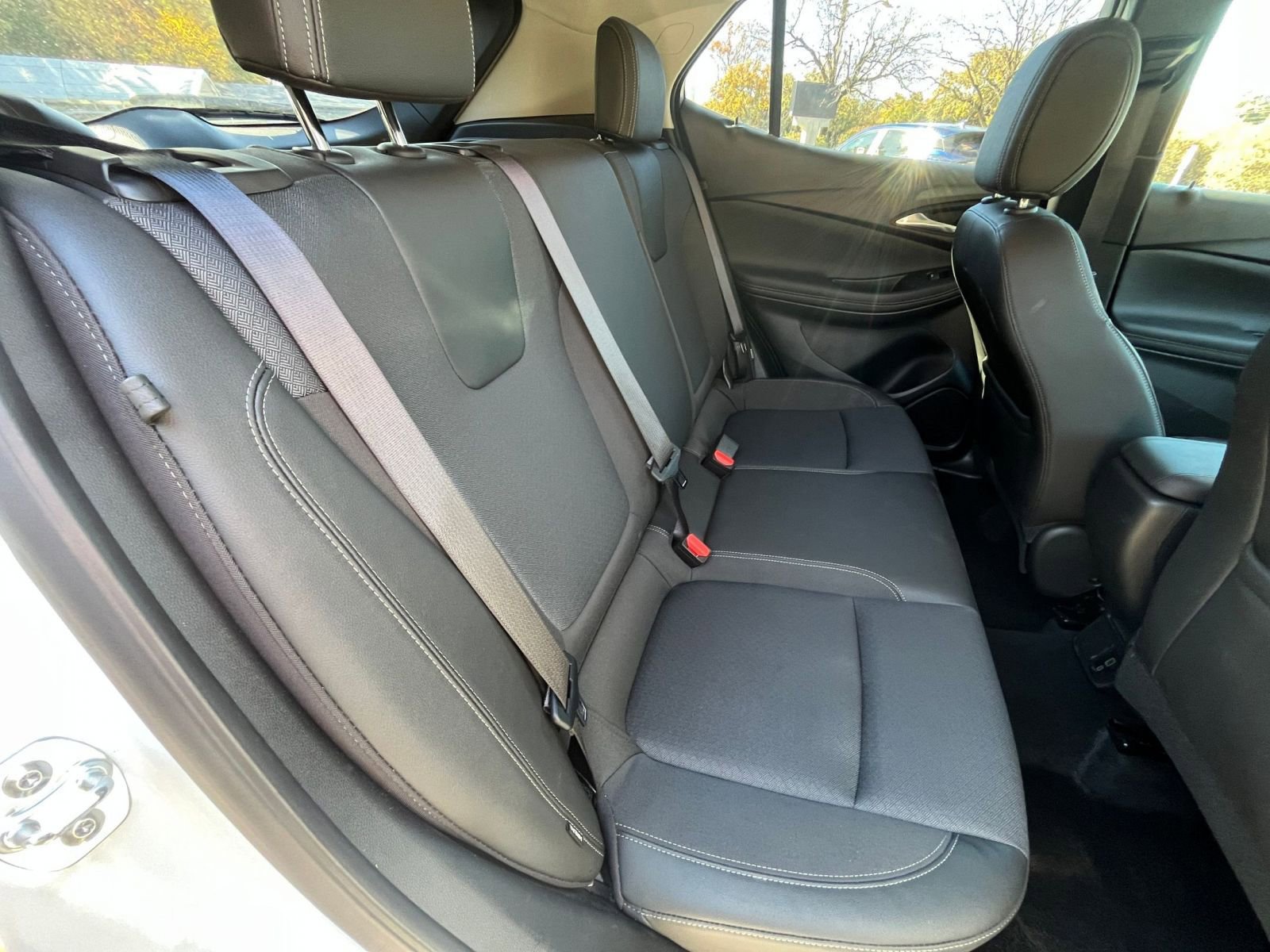 Used 2025 Buick Encore GX Preferred image 34