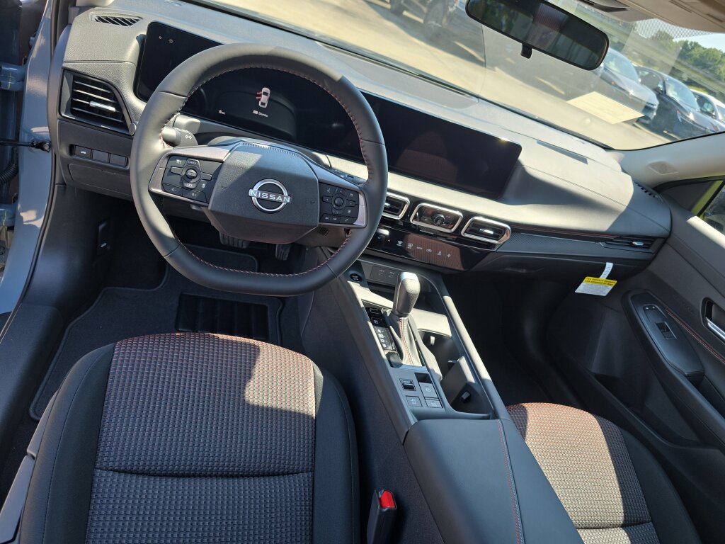 New 2026 Nissan Sentra SR w/ Floor Mat Package FWD image 4