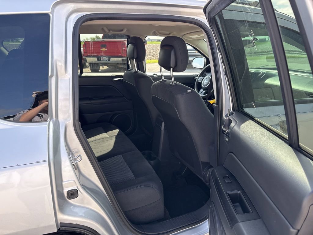 Used 2014 Jeep Compass Sport image 13