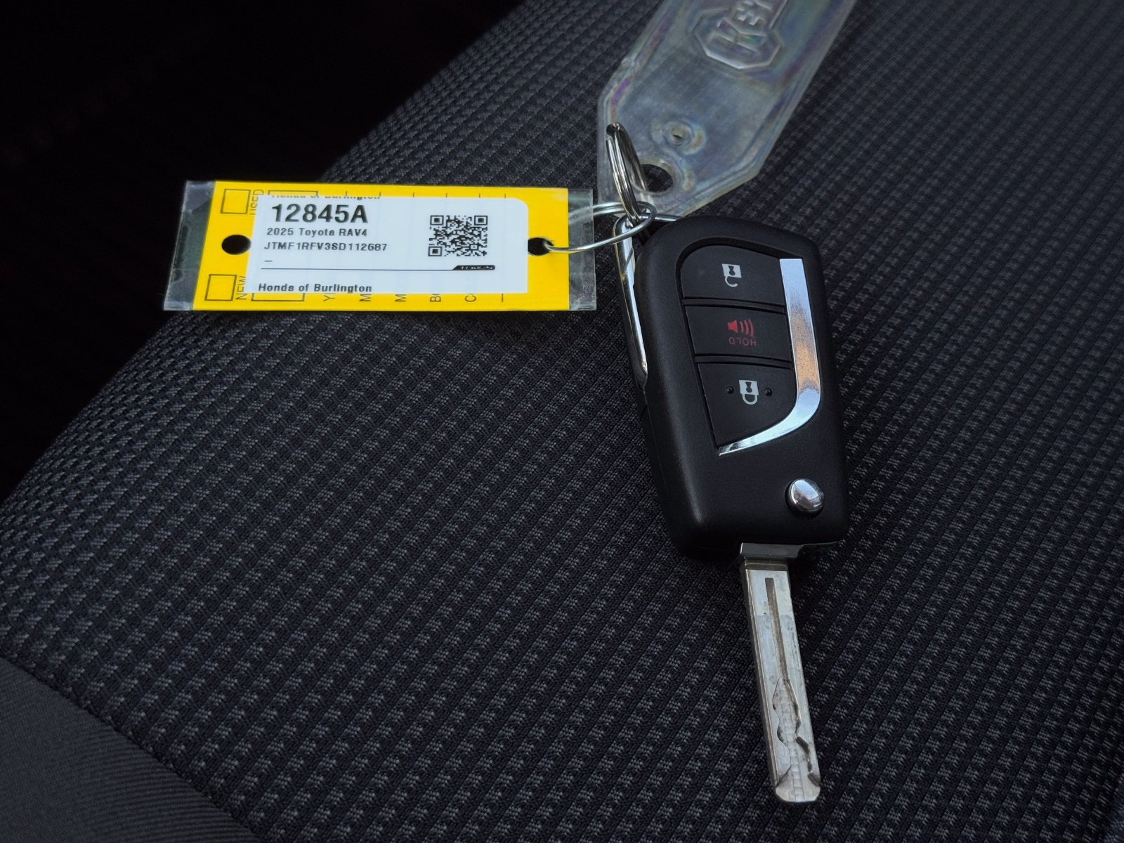 Used 2025 Toyota RAV4 LE AWD/4WD image 21