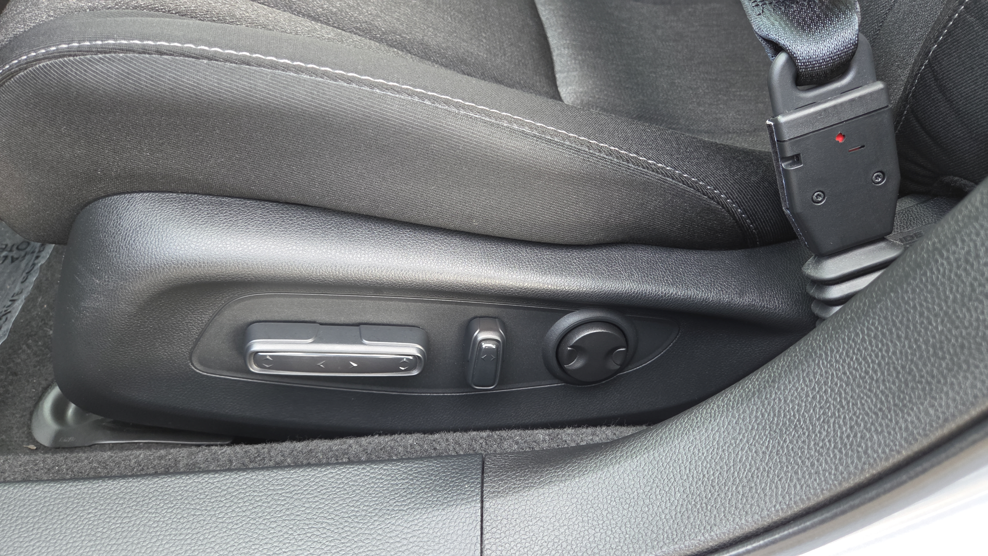 Used 2023 Honda Accord EX image 10