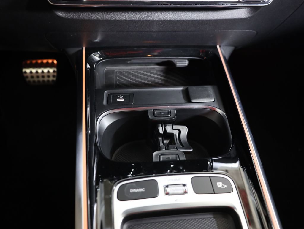 Certified 2025 Mercedes-Benz GLB 35 AMG 4MATIC image 26