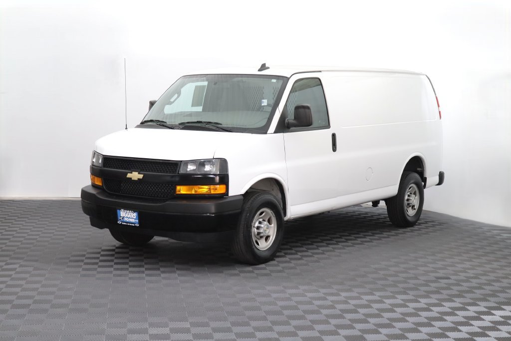Used 2023 Chevrolet Express 3500 w/ Driver Convenience Package RWD image 3
