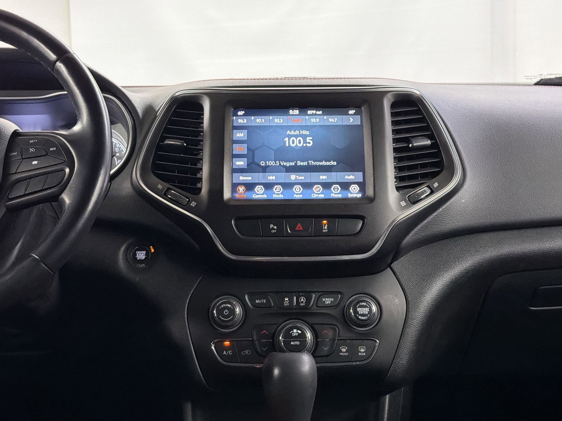 Used 2021 Jeep Cherokee Trailhawk w/ Trailer Tow Group AWD/4WD image 32