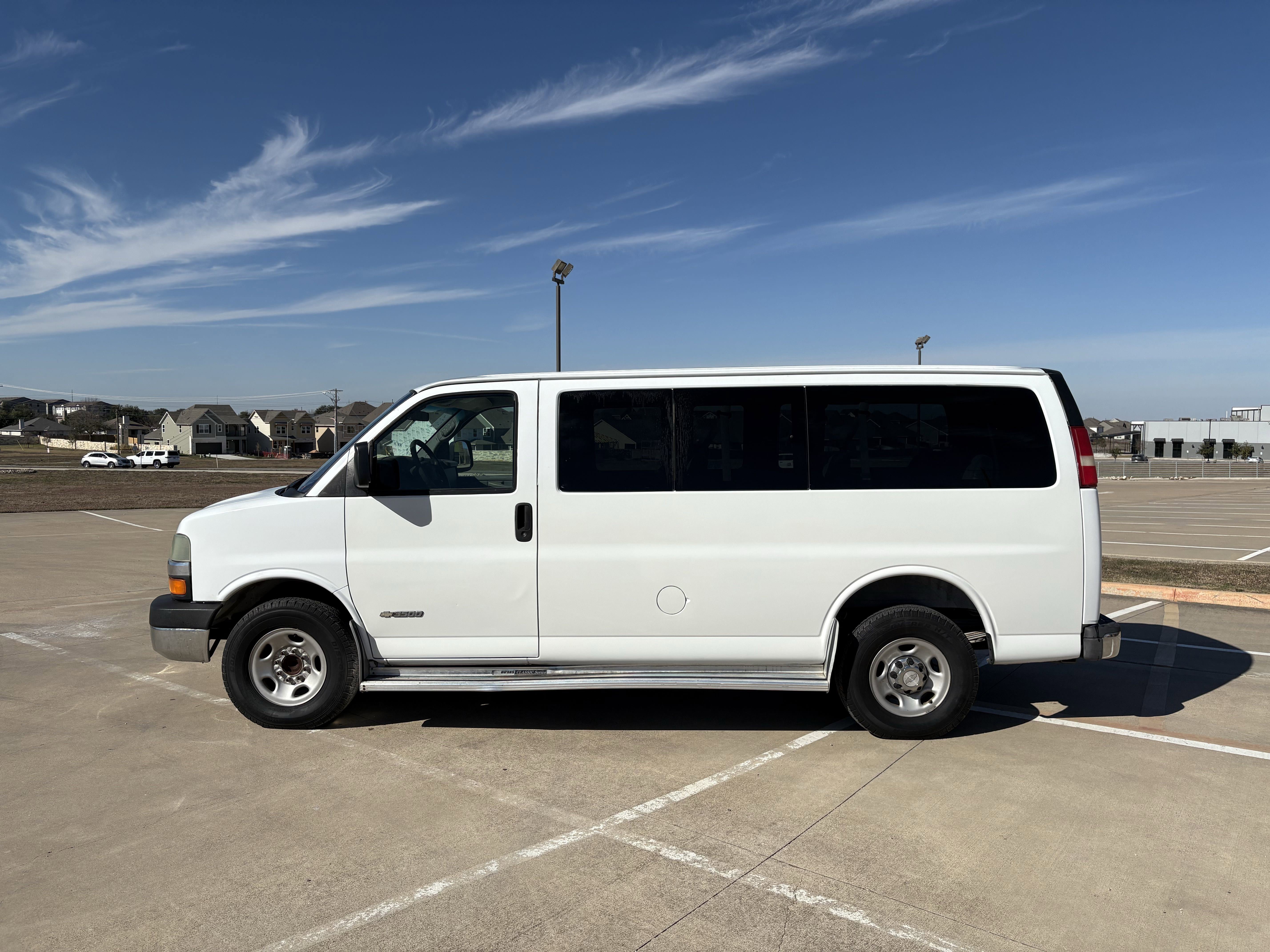 Used 2006 Chevrolet Express 3500 3500 w/ LT Preferred Equipment Group image 2