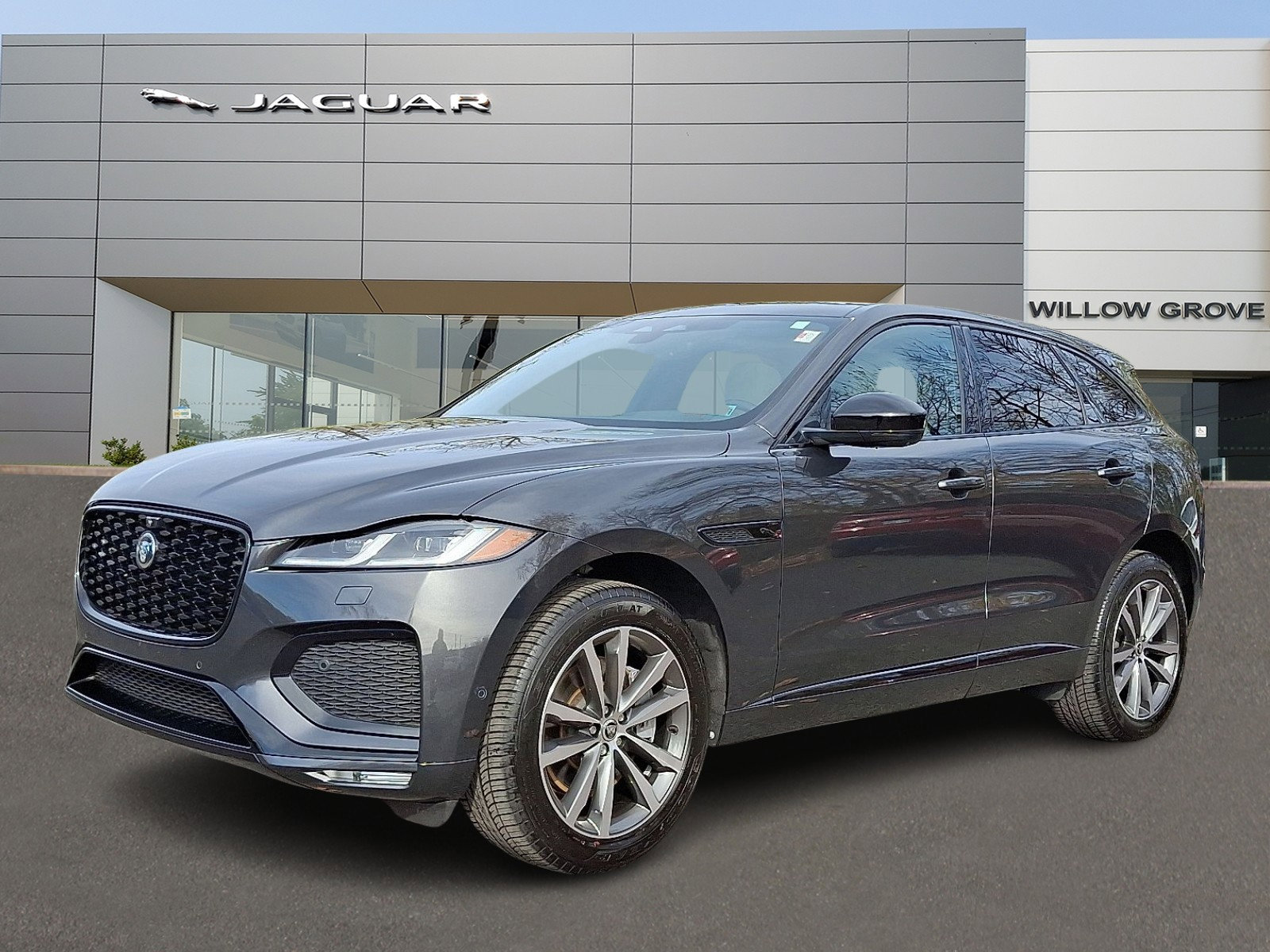 Used 2026 Jaguar F-PACE R-Dynamic S image 1