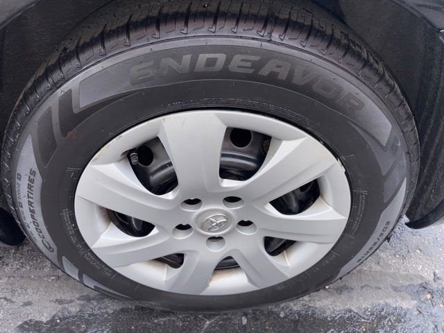 Used 2010 Toyota Camry LE FWD image 22