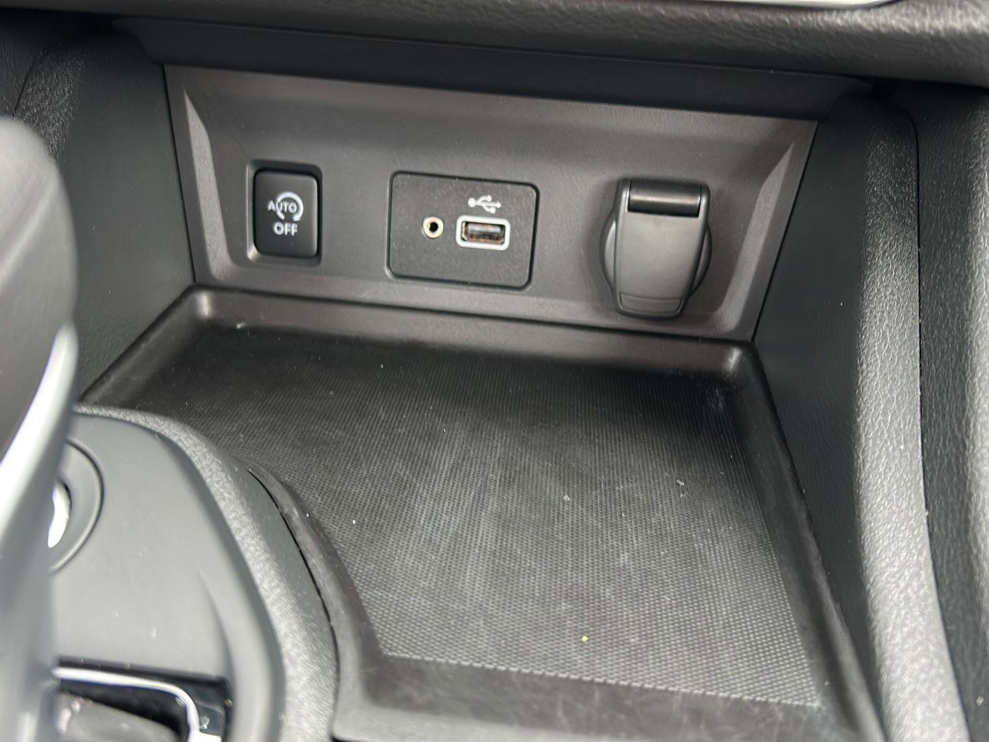 Used 2025 Nissan Sentra S image 17