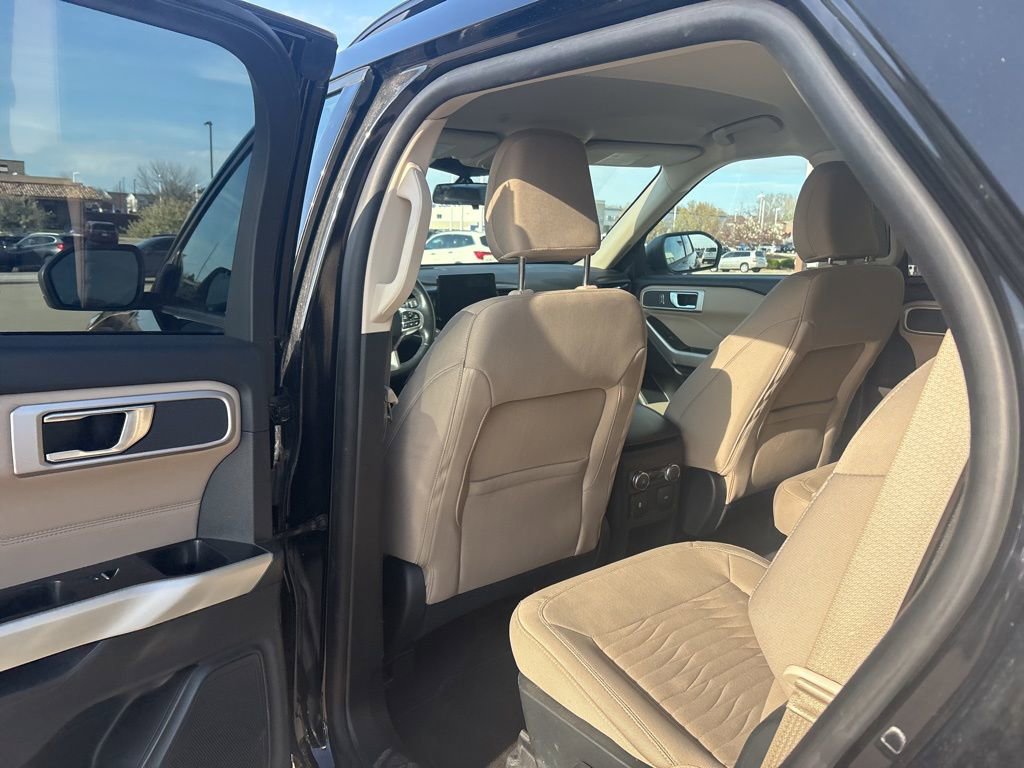 Used 2021 Ford Explorer XLT image 36