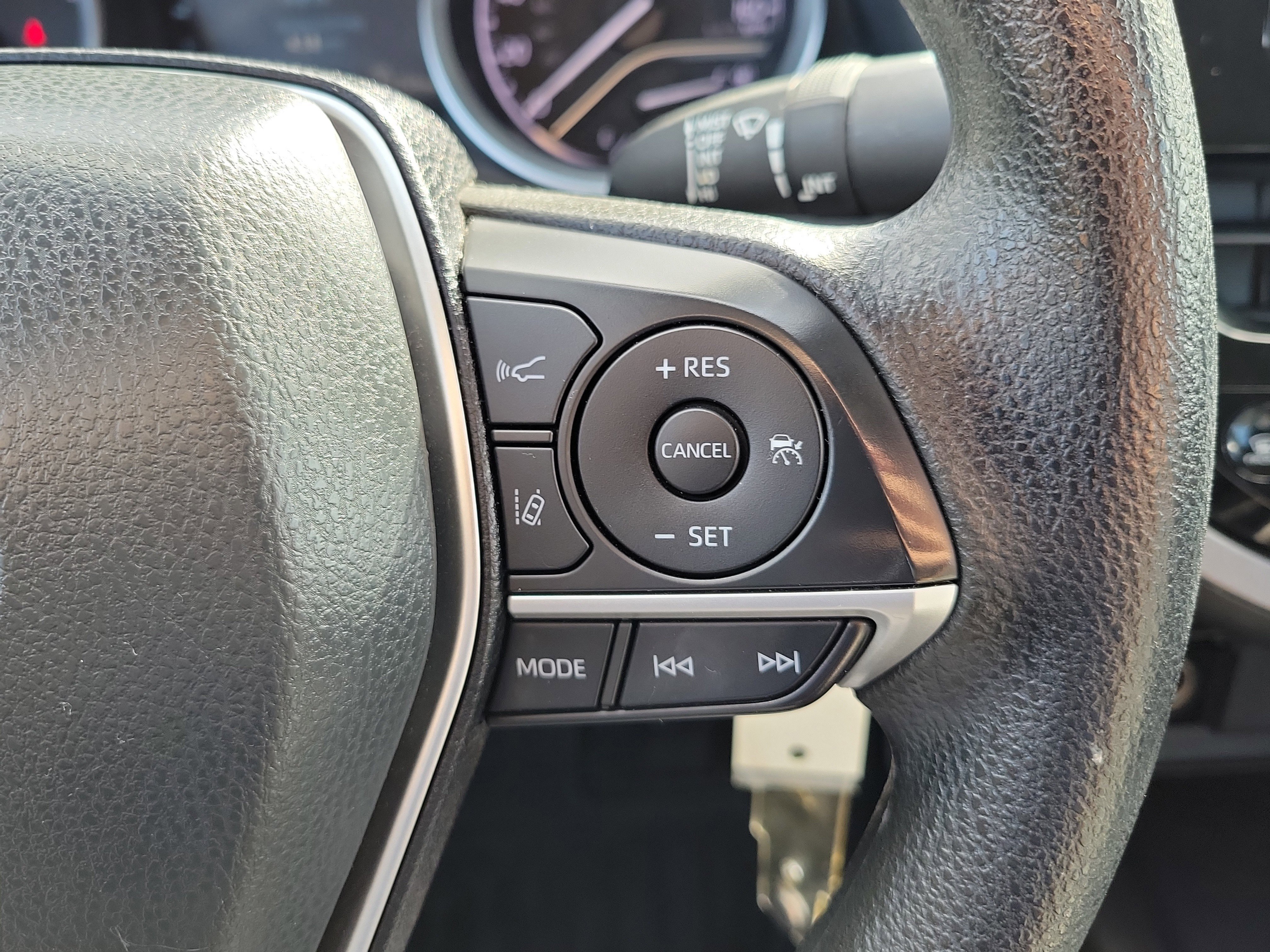 Used 2022 Toyota Camry LE image 27