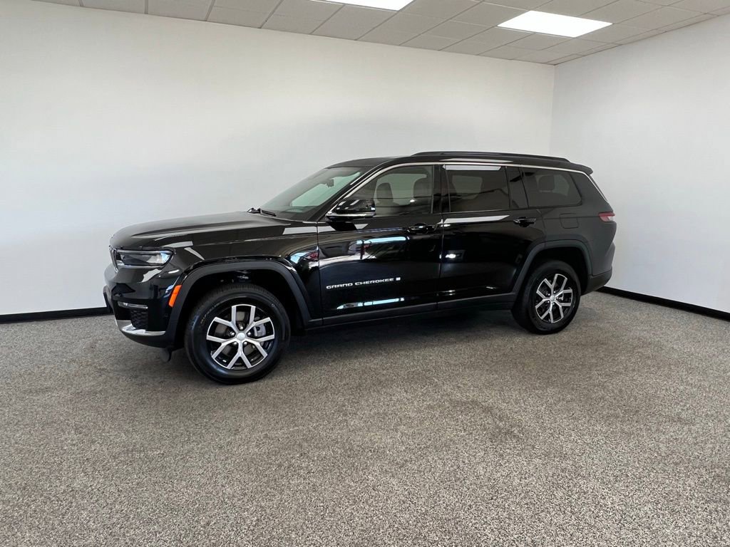 Used 2024 Jeep Grand Cherokee L Limited w/ Luxury Tech Group II image 22