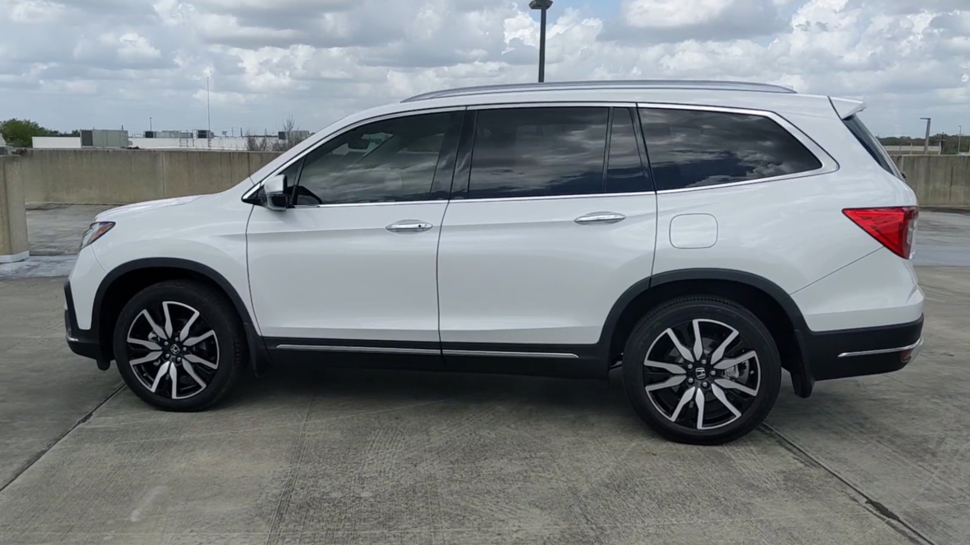 Used 2020 Honda Pilot Touring image 14