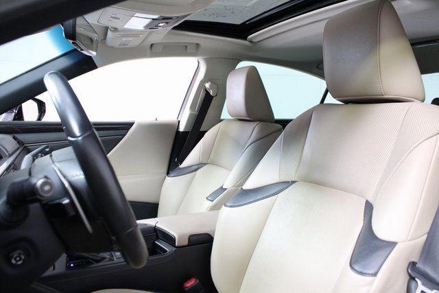 Used 2019 Lexus ES 350 w/ Premium Package image 13