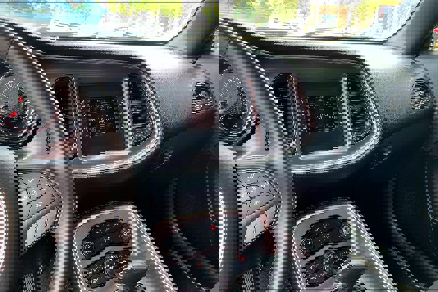 Used 2016 Dodge Challenger SXT image 7