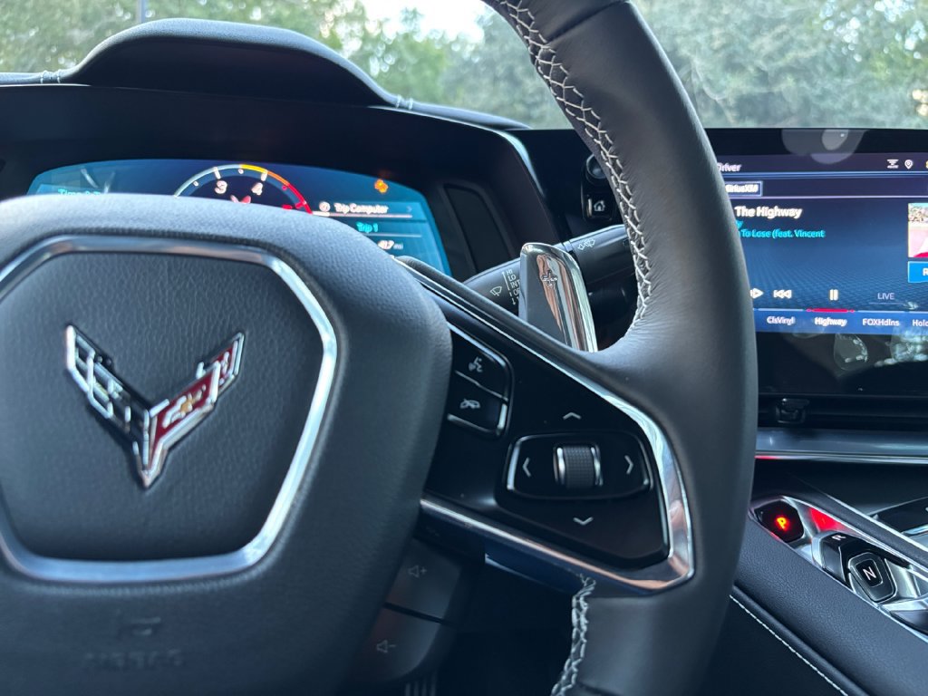 Used 2024 Chevrolet Corvette Stingray Coupe w/ Chrome Exterior Badge Package RWD image 23
