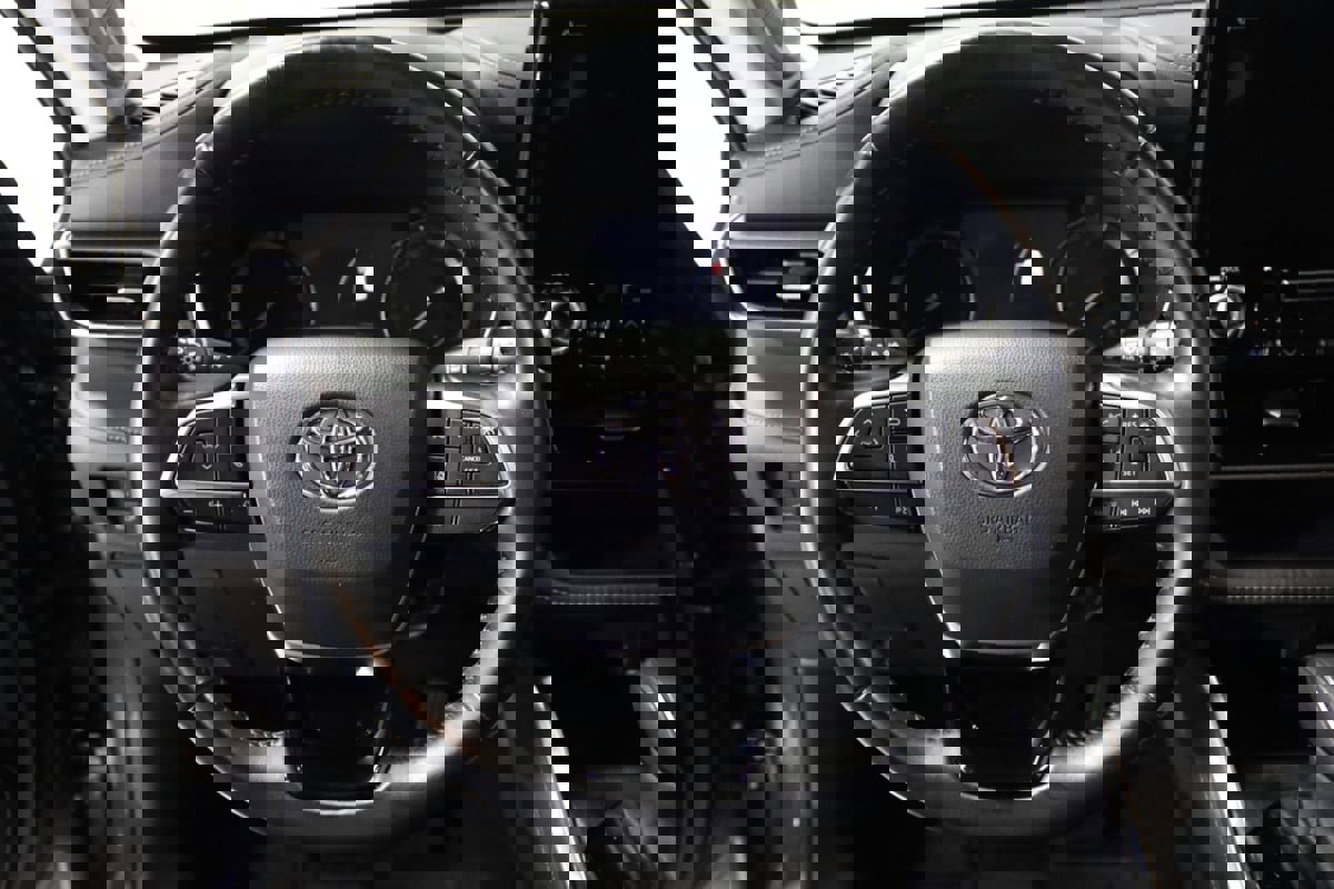 Used 2021 Toyota Highlander Limited image 39