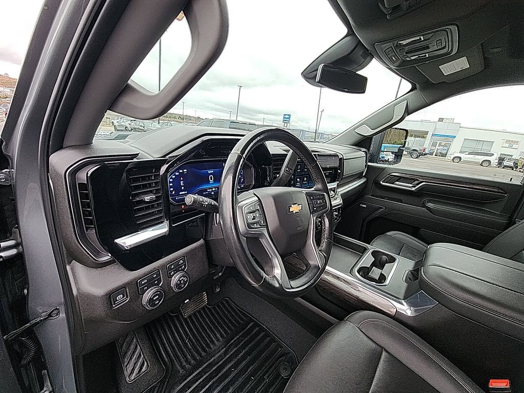 Used 2024 Chevrolet Silverado 3500 LTZ w/ LTZ Convenience Package image 15