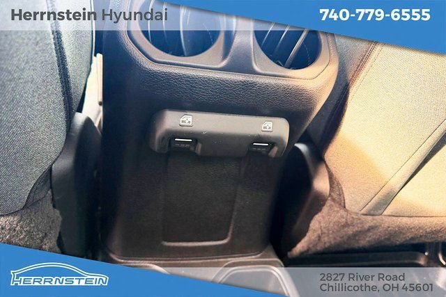 Used 2025 Jeep Gladiator Nighthawk image 21