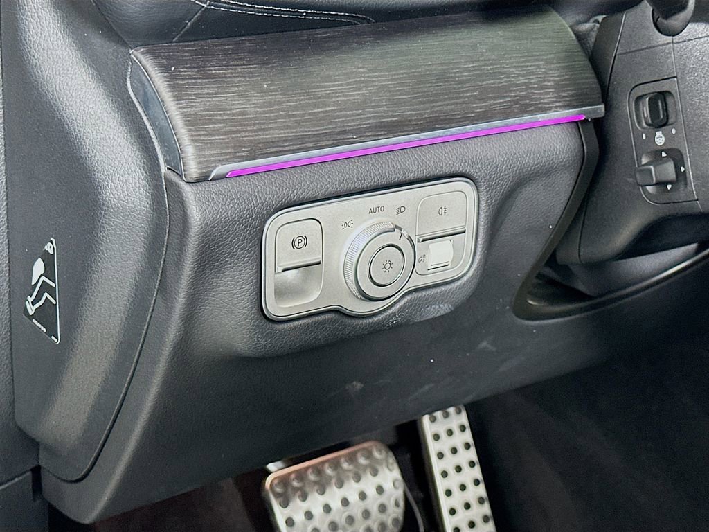 Used 2025 Mercedes-Benz GLS 450 4MATIC image 10