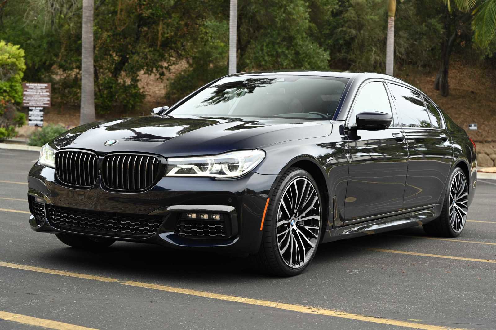 Used 2019 BMW 750i w/ M Sport Package RWD image 6