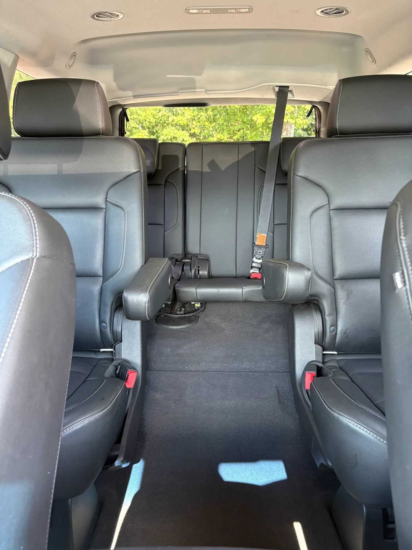 Used 2019 Chevrolet Tahoe Premier w/ RST 6.2L Performance Edition AWD/4WD image 18