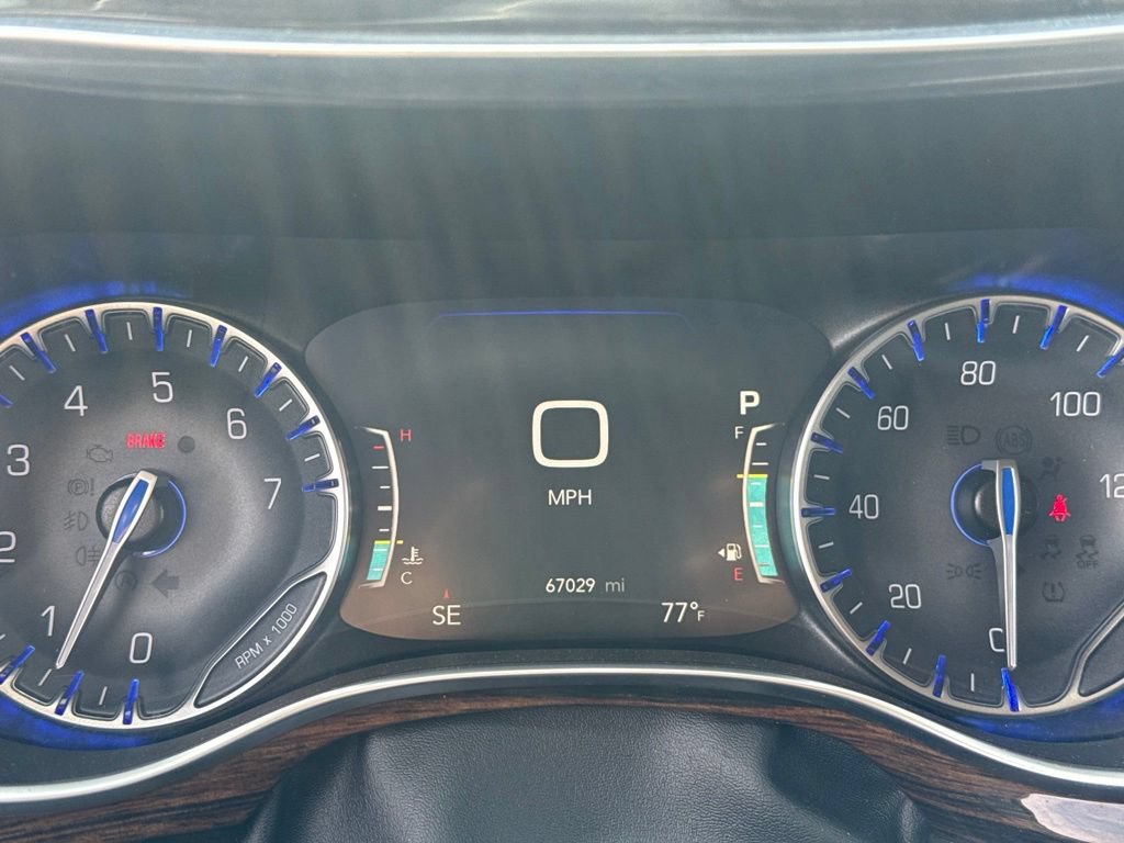 Used 2023 Chrysler Pacifica Limited FWD image 12