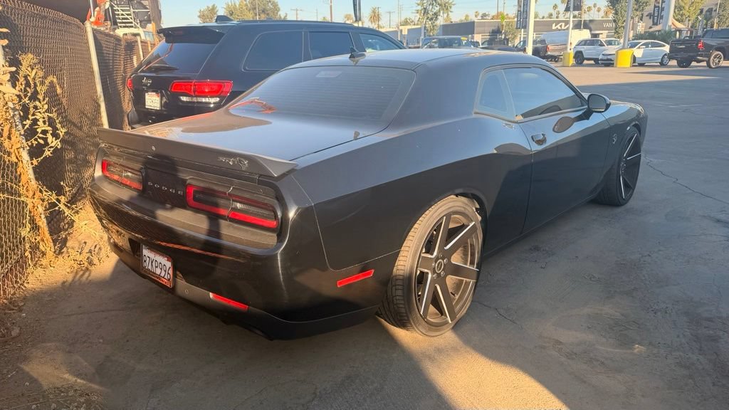 Used 2020 Dodge Challenger SRT Hellcat w/ Plus Package RWD image 3