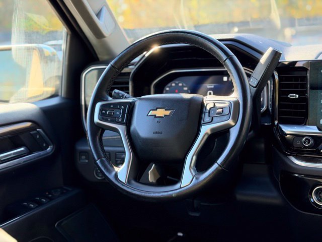 Used 2022 Chevrolet Silverado 1500 LT AWD/4WD image 23