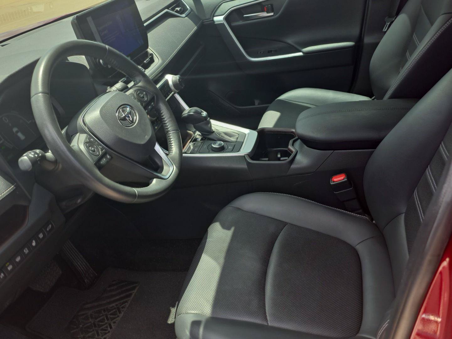 Used 2024 Toyota RAV4 Limited w/ Advanced Technology Package AWD/4WD image 11