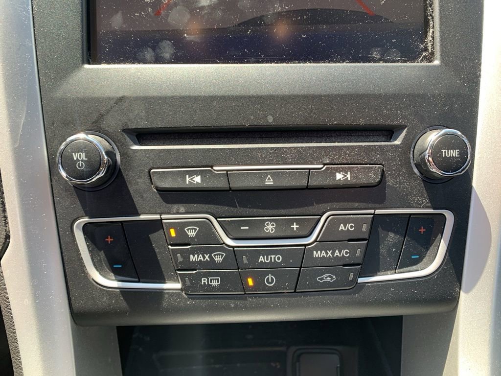Used 2016 Ford Fusion SE image 41