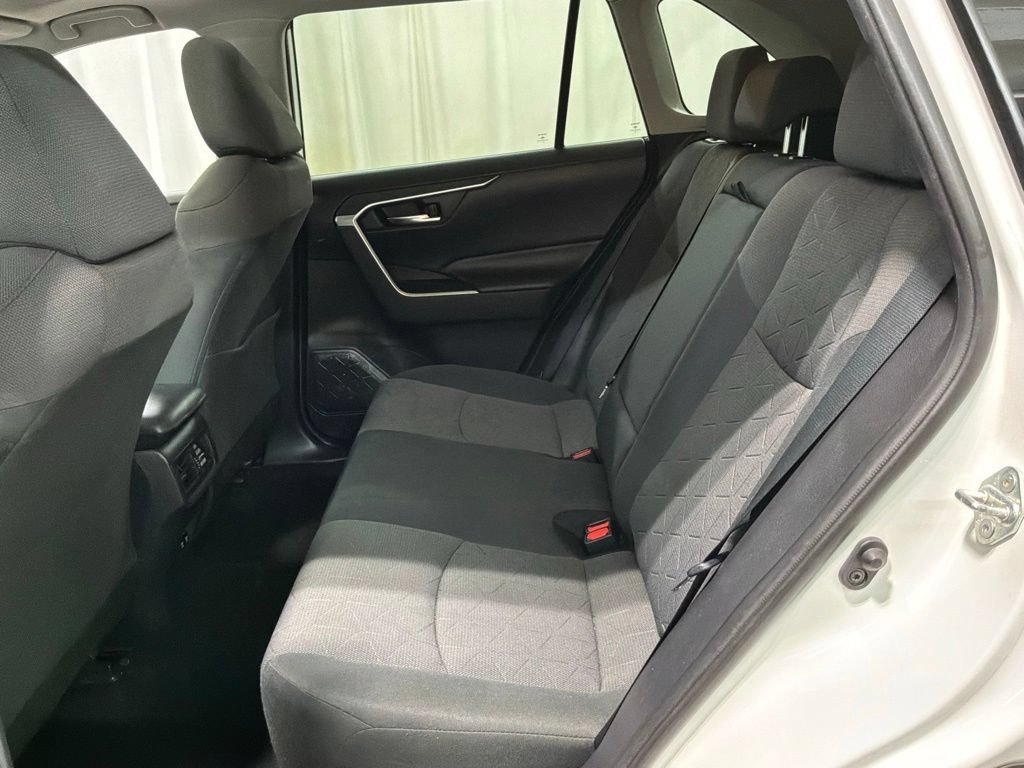 Used 2019 Toyota RAV4 XLE w/ Carpet Mat Package AWD/4WD image 21