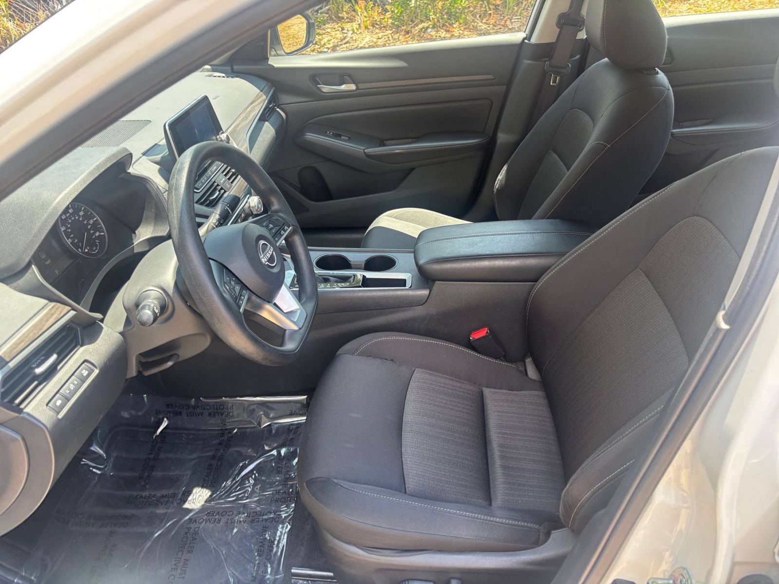 Used 2025 Nissan Altima 2.5 SV FWD image 28