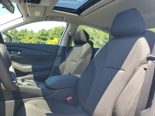 Used 2025 Honda Accord SE image 13