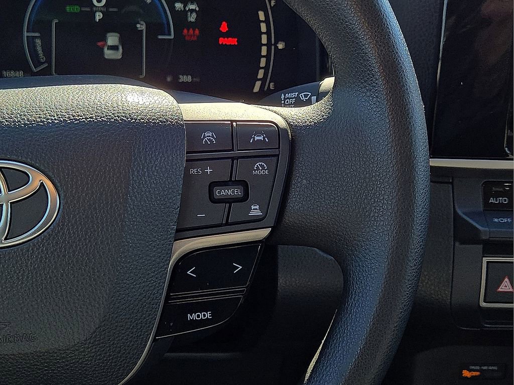 Used 2025 Toyota Camry LE image 21