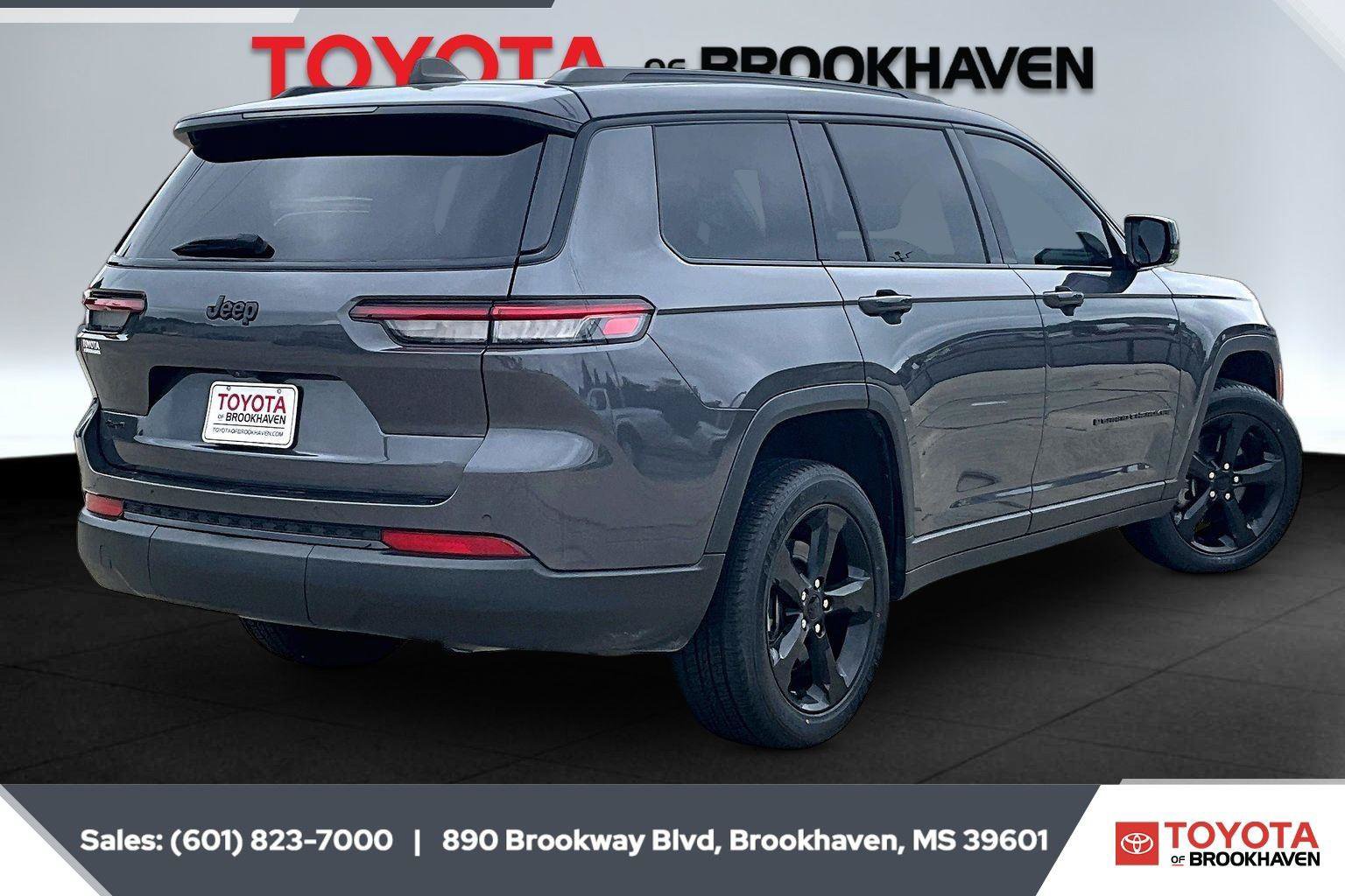 Used 2023 Jeep Grand Cherokee L Laredo AWD/4WD image 11