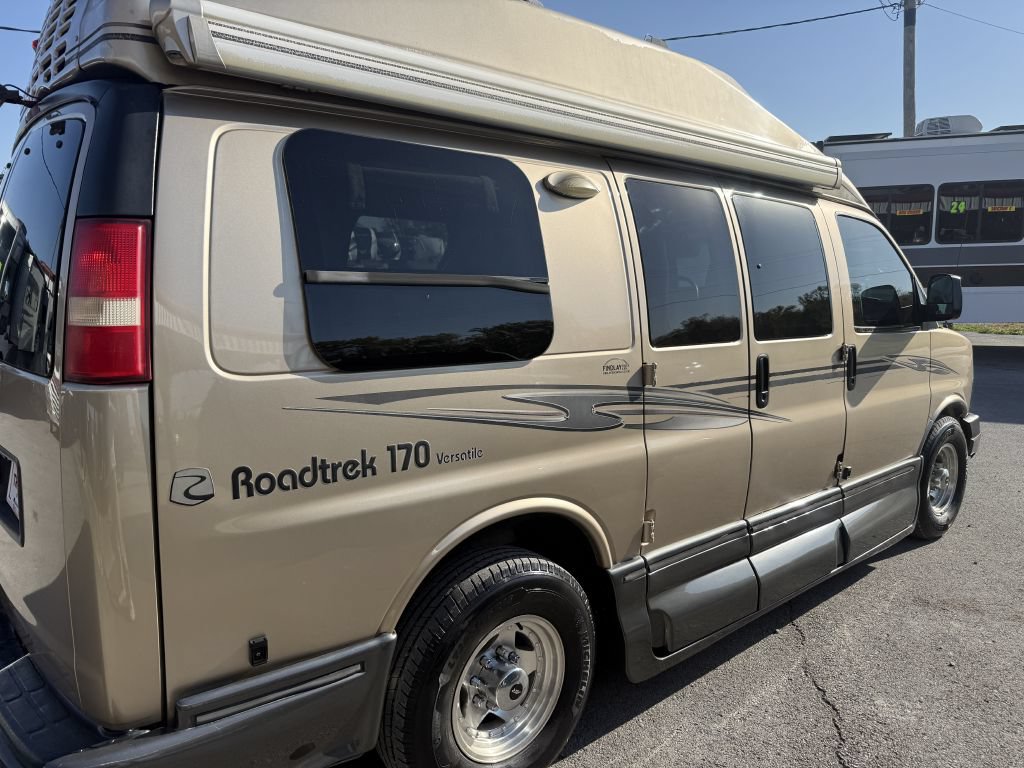 Used 2011 Chevrolet Express 2500 w/ Power Package RWD image 25