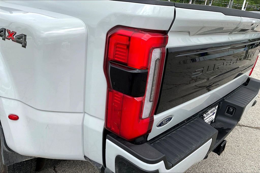 Used 2025 Ford F450 Platinum image 32