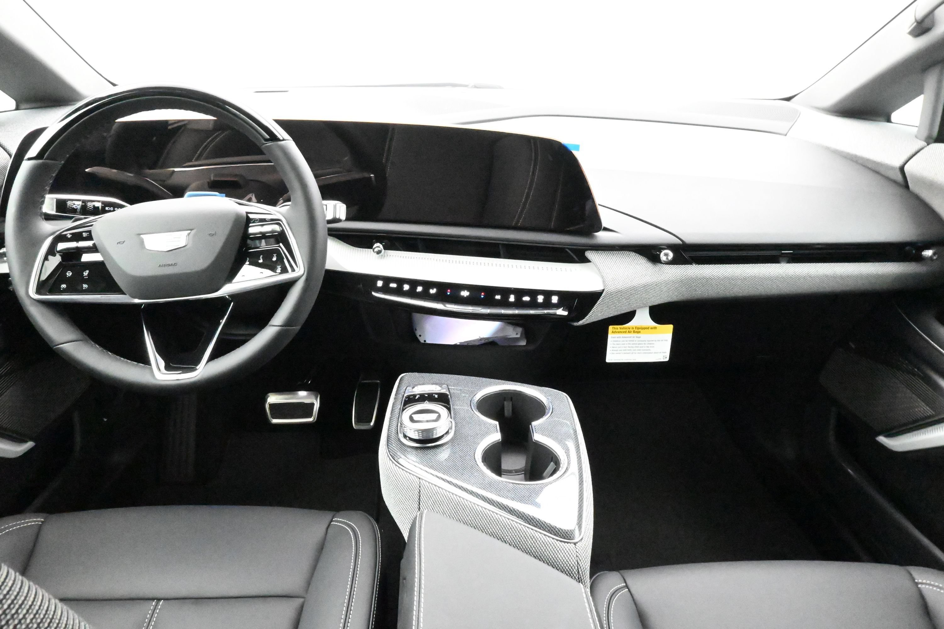 New 2027 Cadillac Optiq Luxury w/ LPO, Floor Liner Package AWD/4WD image 10