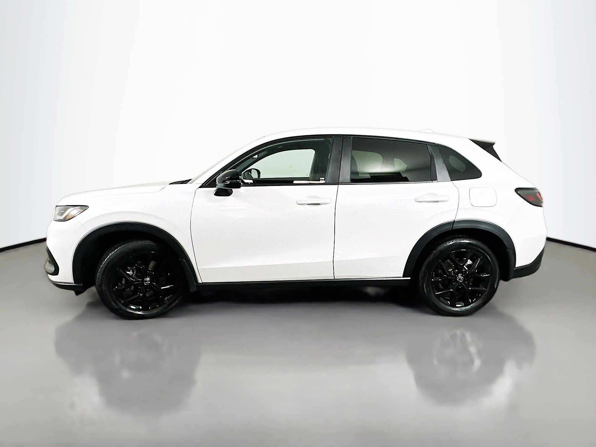 Certified 2025 Honda HR-V Sport image 4