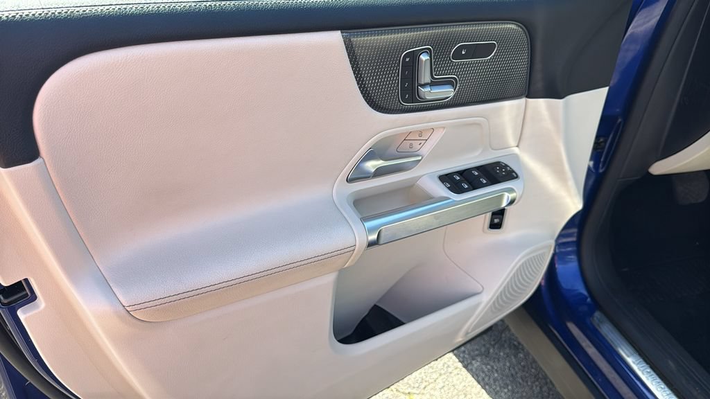 Certified 2021 Mercedes-Benz GLB 250 4MATIC w/ Premium Package image 22