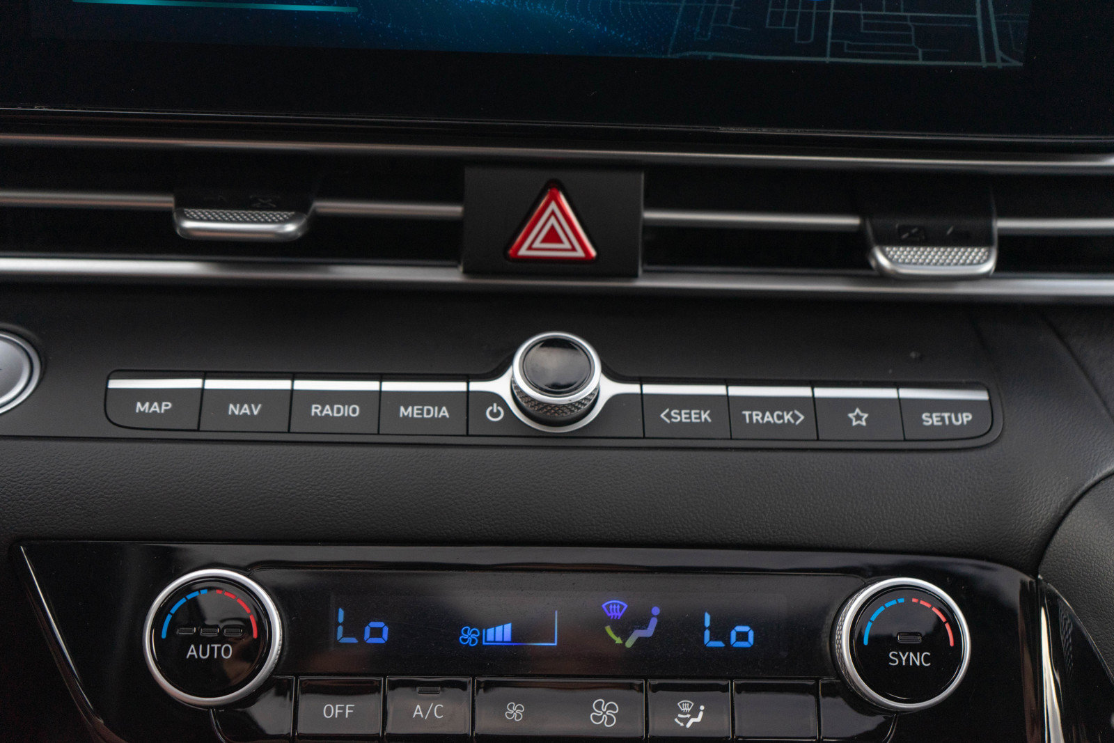 Used 2023 Hyundai Elantra Limited image 16