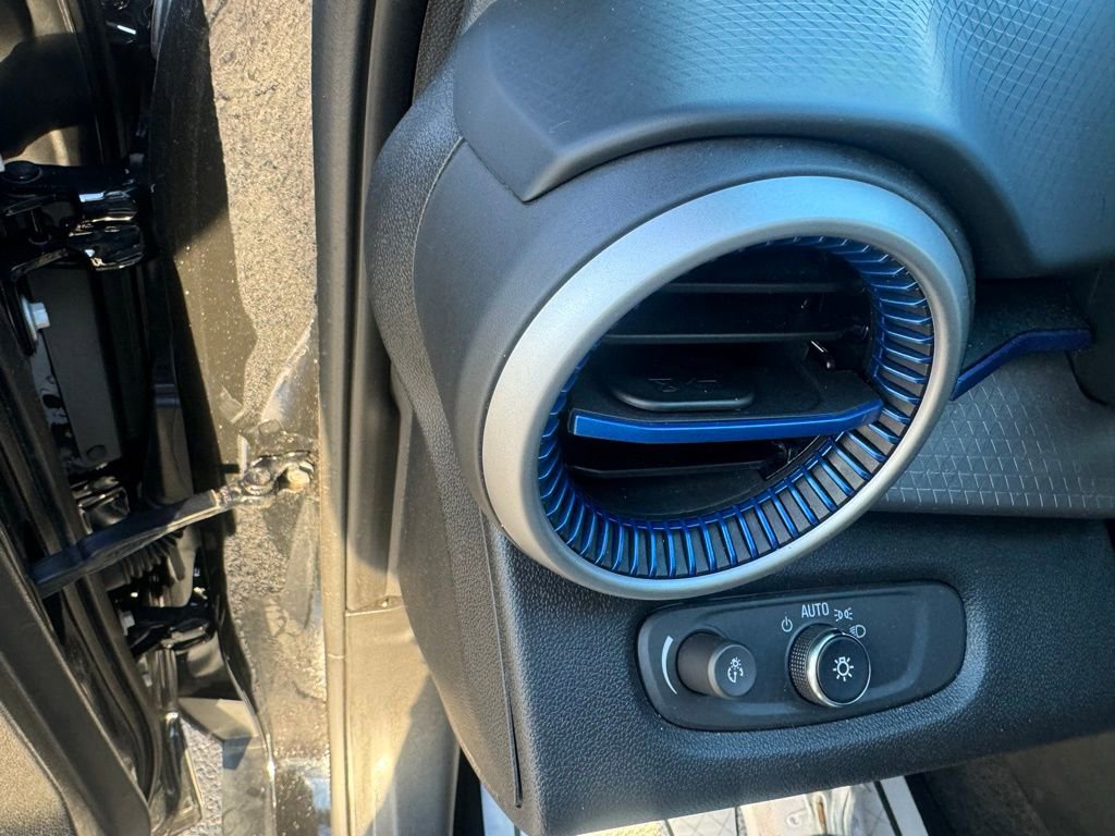 Certified 2025 Chevrolet Trax LS image 13