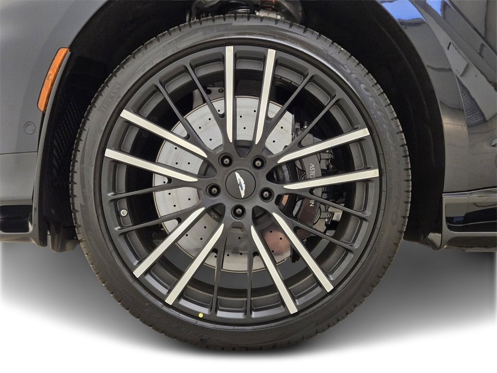 Used 2025 Aston Martin DBX 707 image 13