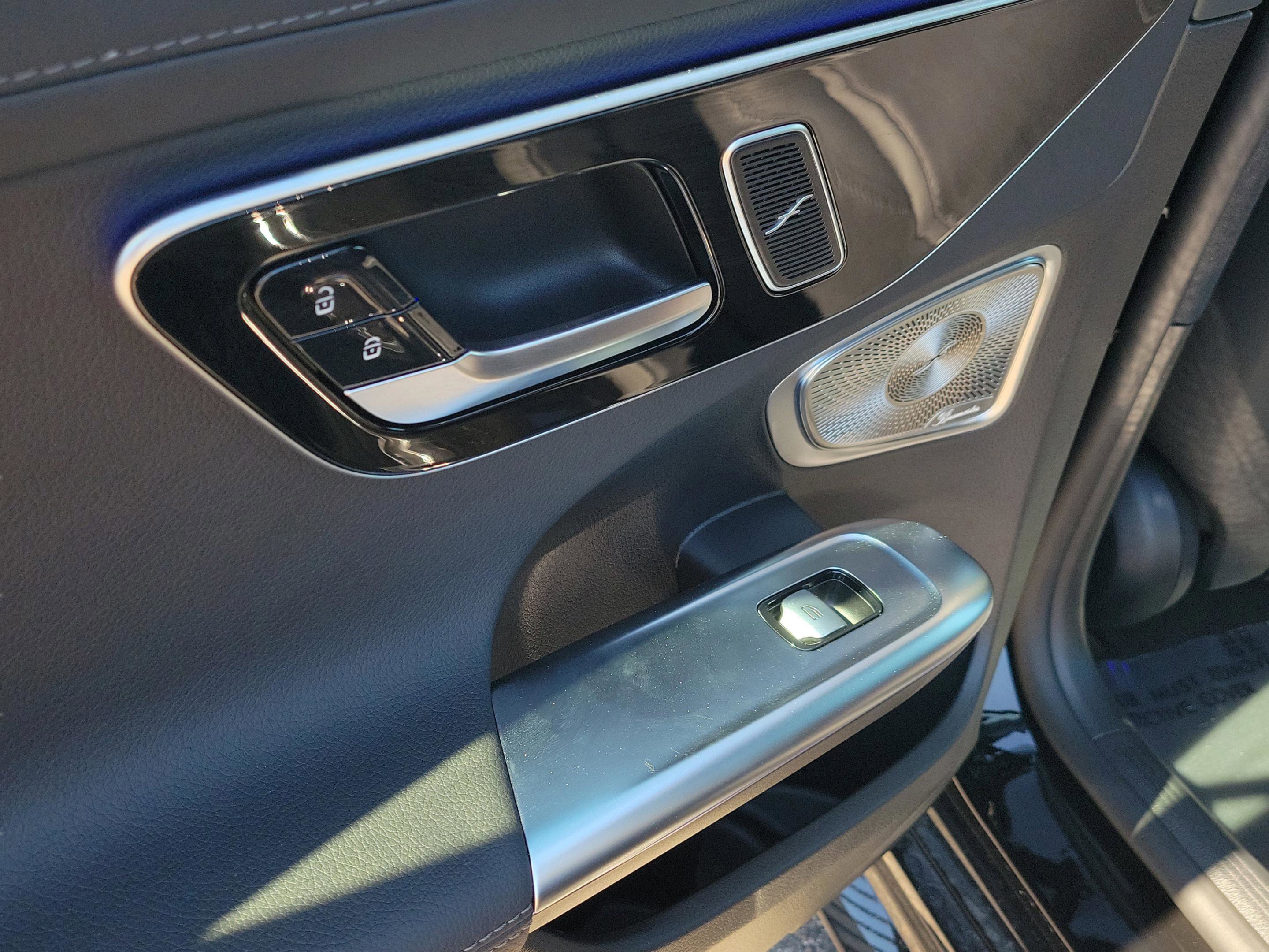 Certified 2025 Mercedes-Benz C 300 Sedan image 7