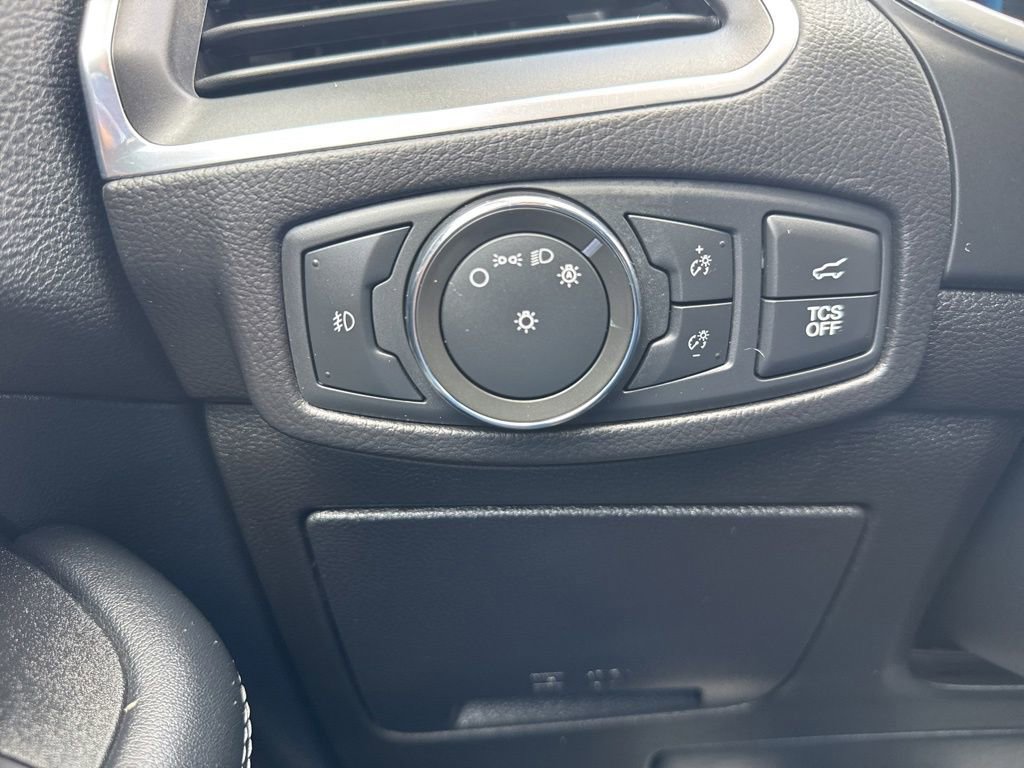 Used 2021 Ford Edge Titanium image 25