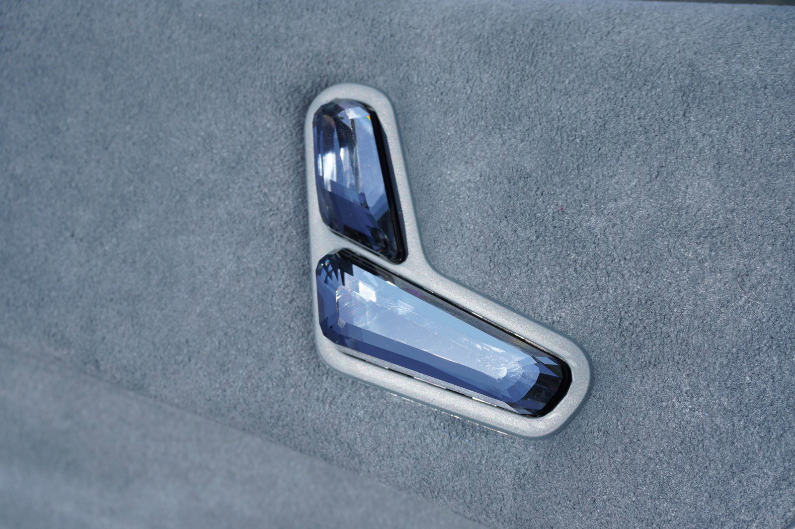 New 2025 BMW iX xDrive50 image 18