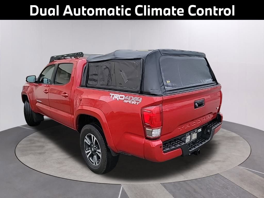Used 2016 Toyota Tacoma TRD Sport image 6