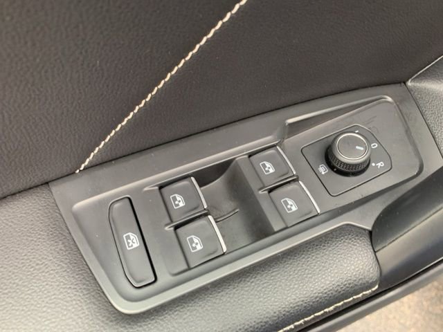 Used 2022 Volkswagen Tiguan SE R-Line image 24